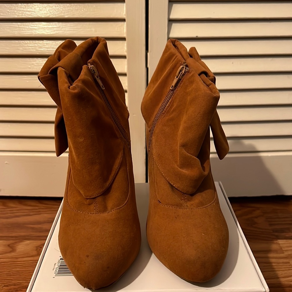 Brown/ tan booties